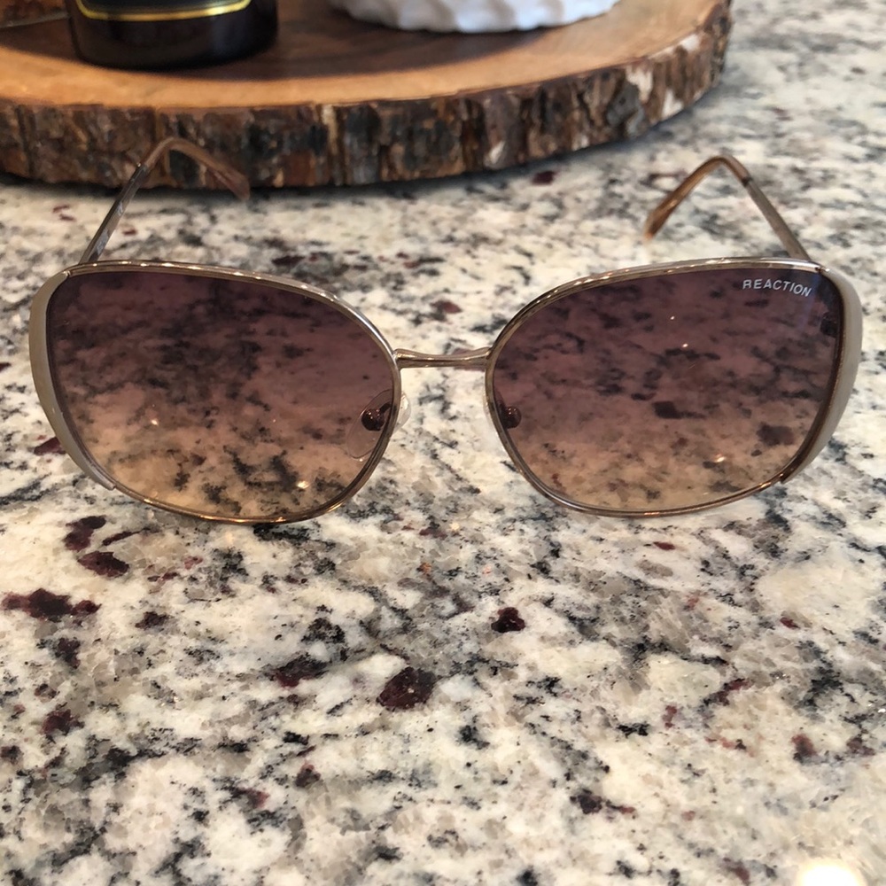 Kenneth Cole Reaction Sunnies